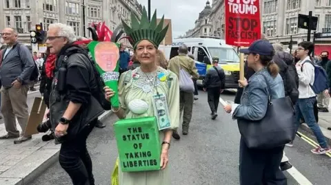 Countless Activists Converge in Downtown London to Denounce Donald Trump's Official UK Trip